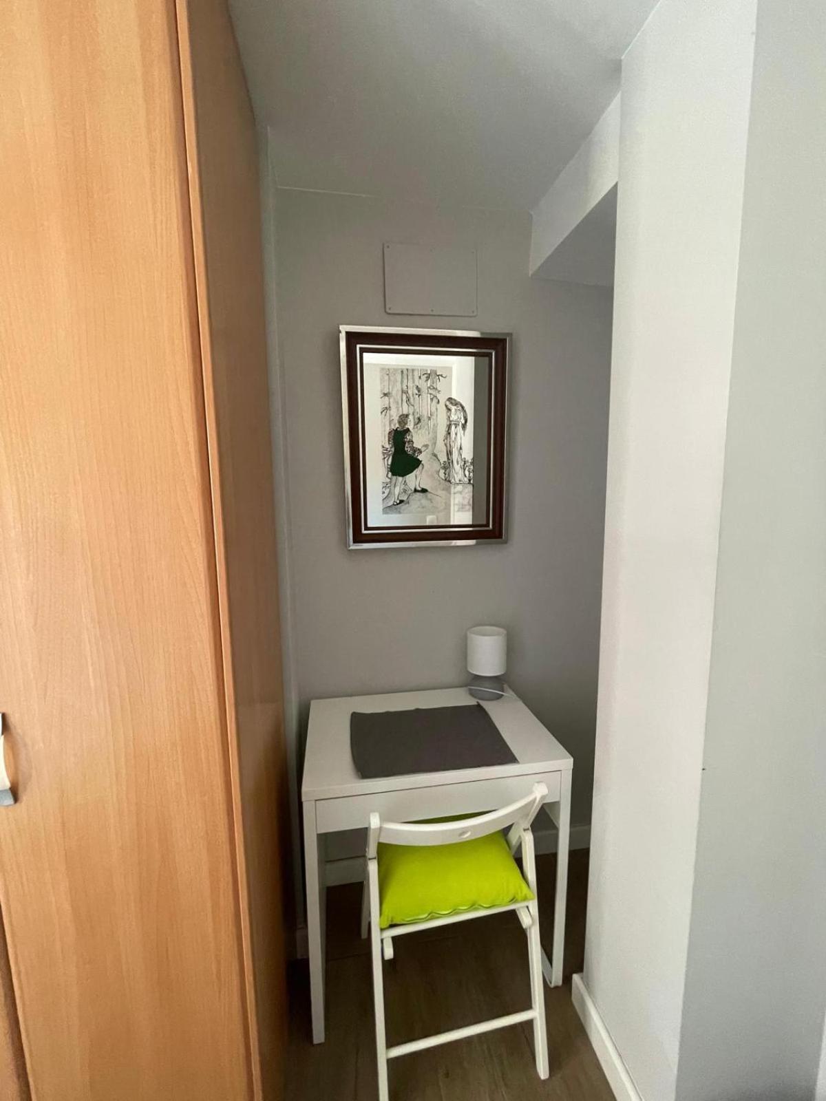 Cozy Room In Stylish Flat Just Steps From The Beach Cádiz Eksteriør bilde