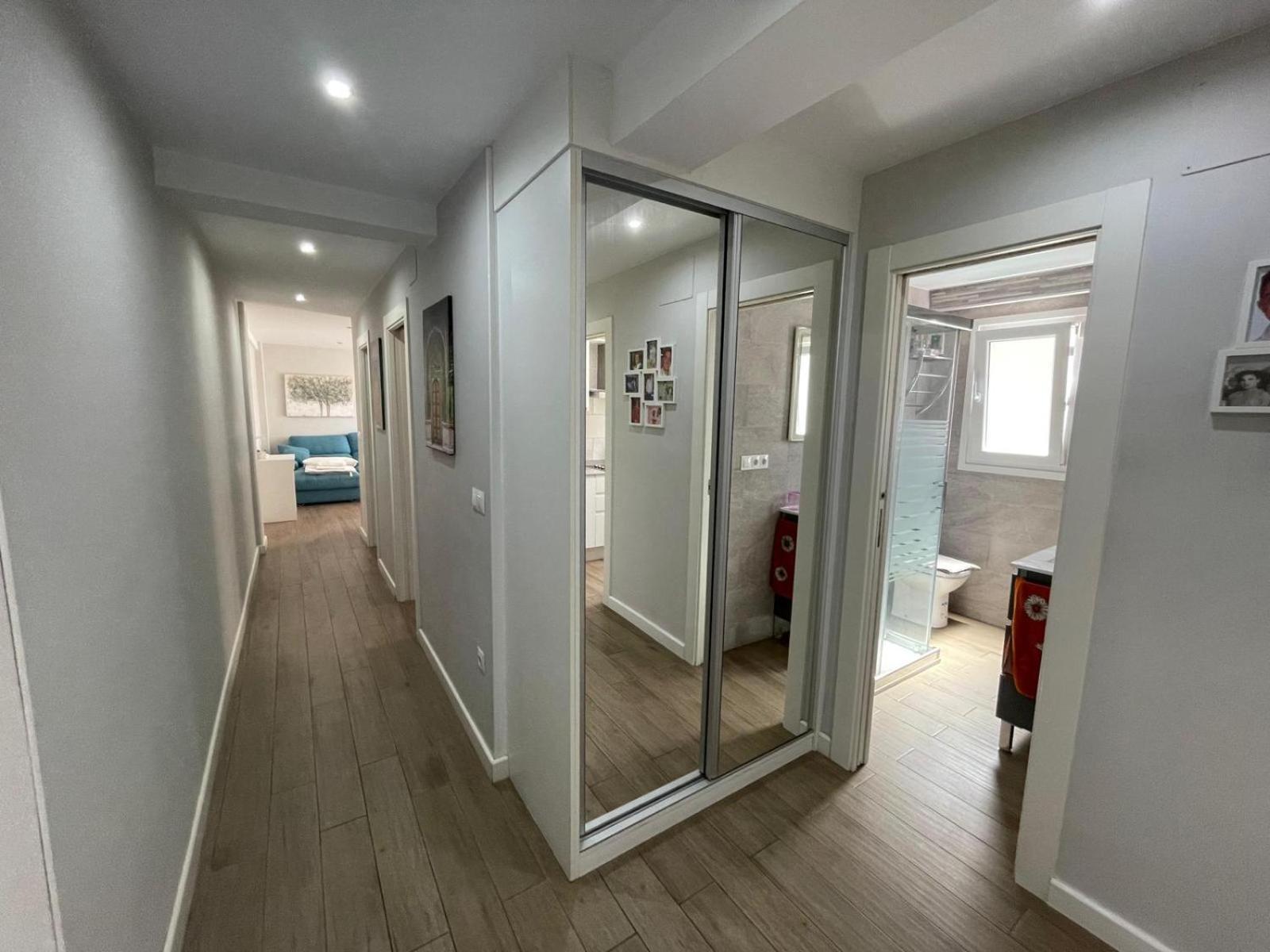Cozy Room In Stylish Flat Just Steps From The Beach Cádiz Eksteriør bilde
