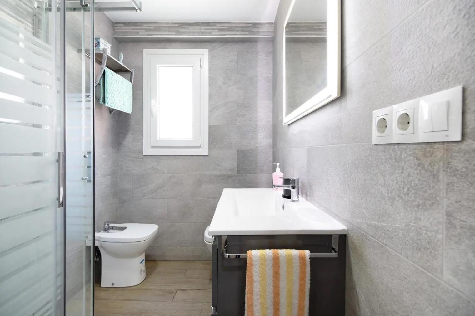 Cozy Room In Stylish Flat Just Steps From The Beach Cádiz Eksteriør bilde