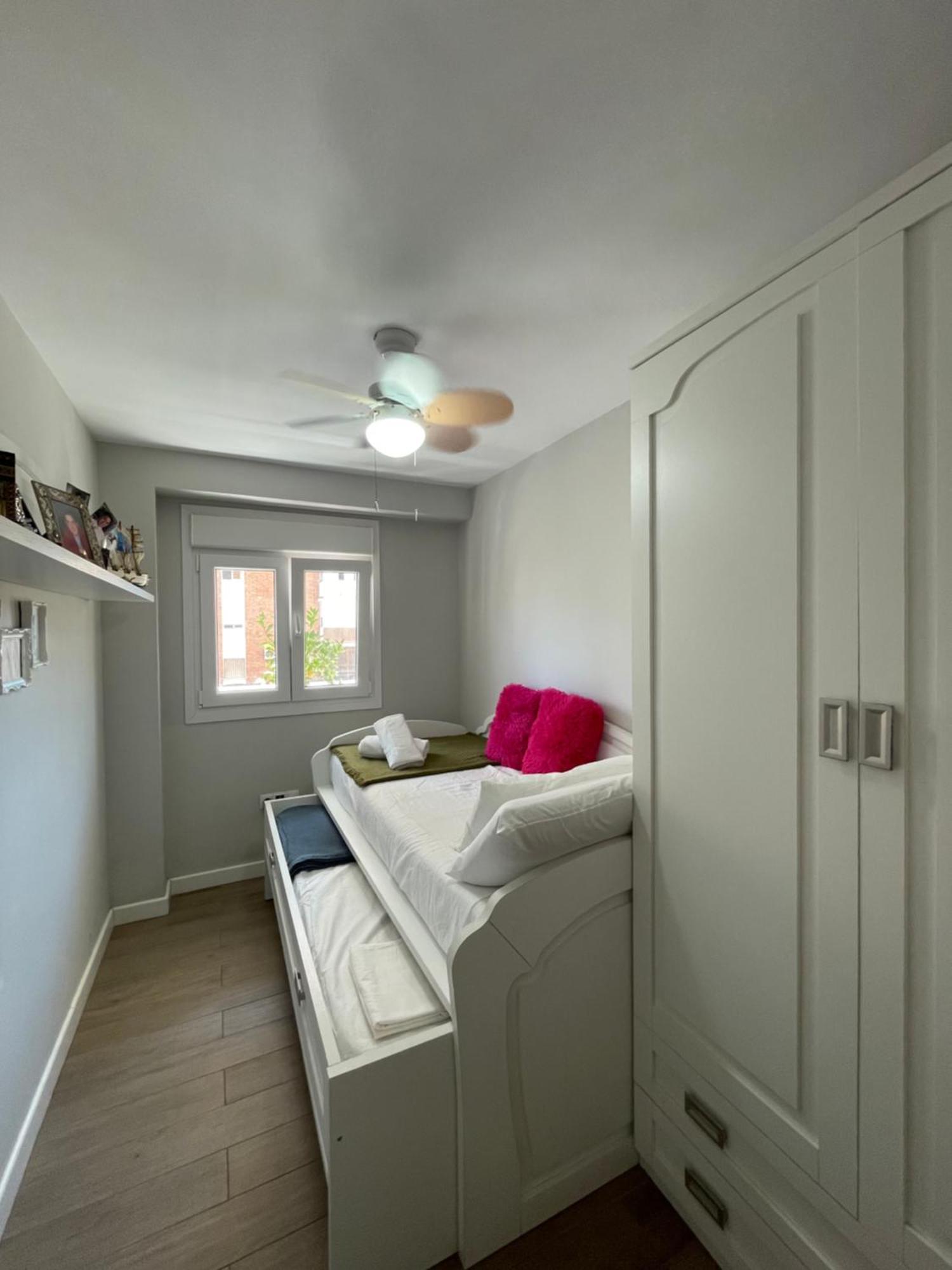 Cozy Room In Stylish Flat Just Steps From The Beach Cádiz Rom bilde